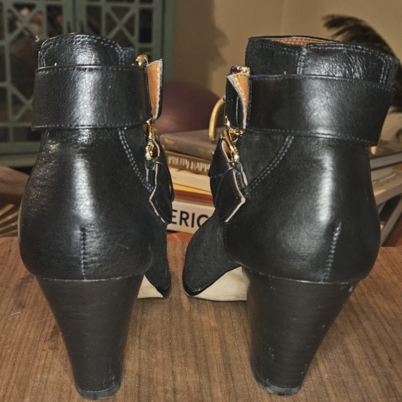 LOUISE ET CIE Lo Vosse Black leather and suede ankle boots. Size 7 - Picture 3 of 11